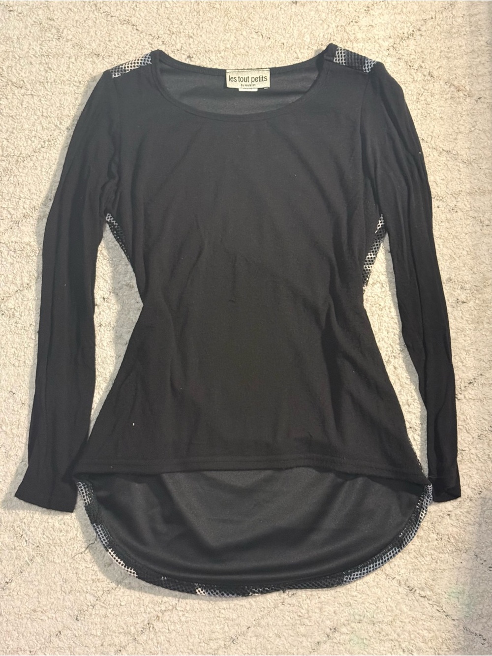 Vintage Black Long-Sleeve Scoop Hem Top